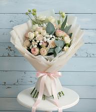 Букет цветов из:  Розы и Лизиантусы #REPLACE_PRED# Зарайский