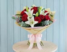Букет цветов из:  Лилии и Розы в Зарайский