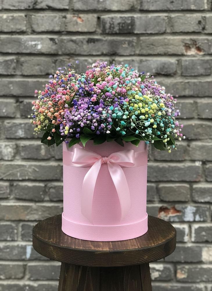 Цветочная композиция из Гипсофила и Розы в шляпной коробке в Зарайский