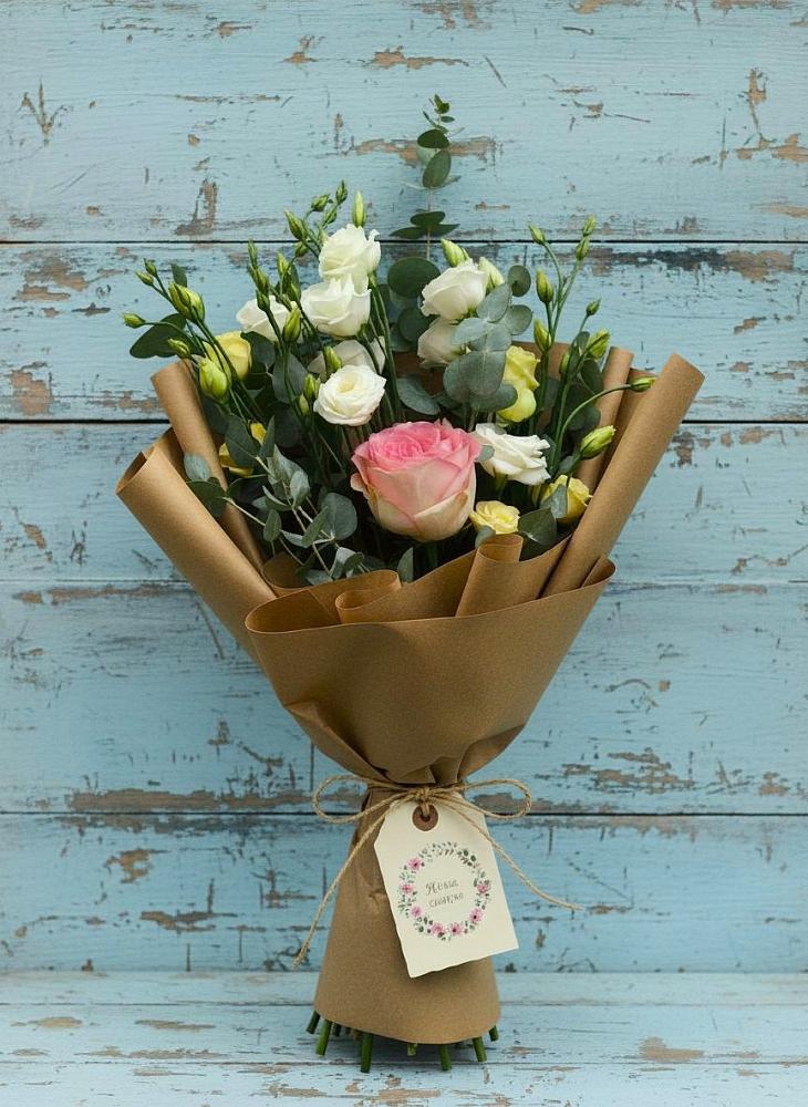 Букет цветов из: Розы и Лизиантусы в Зарайский