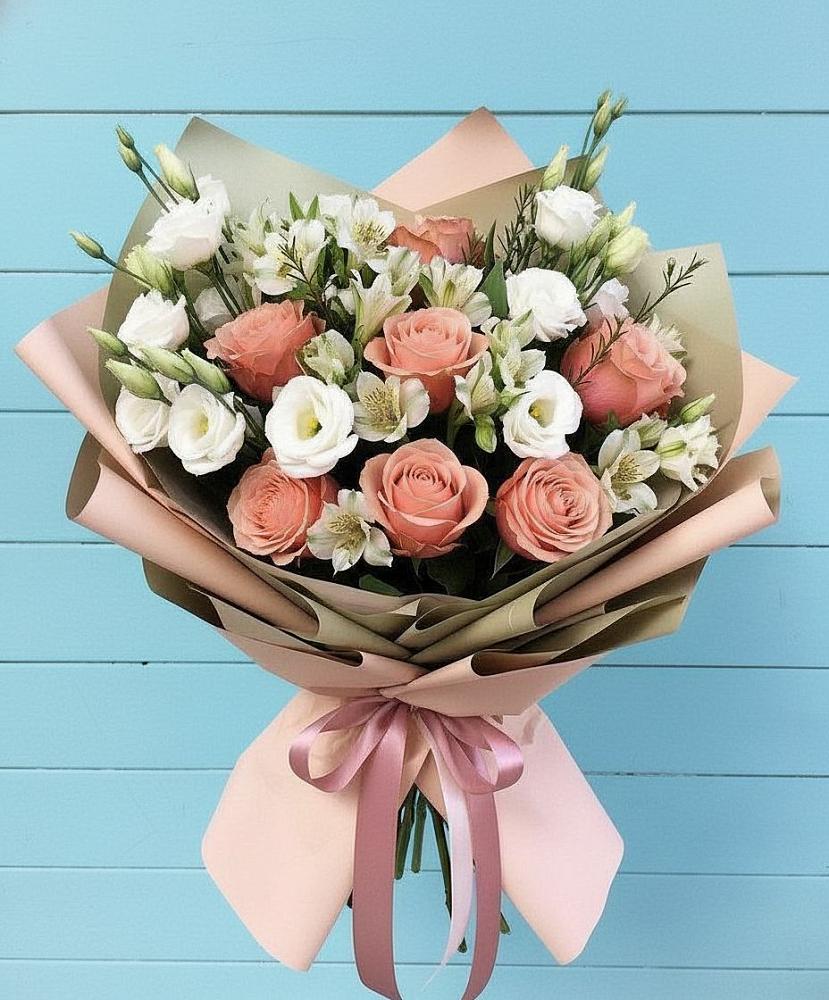 Букет цветов из: Розы, Альстромерии и Лизиантусы в Зарайский