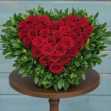 Цветочная композиция из Розы в виде сердца в Зарайский