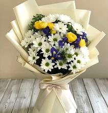 Букет цветов из:  Ирисы, Хризантемы и Розы #REPLACE_PRED# Зарайский