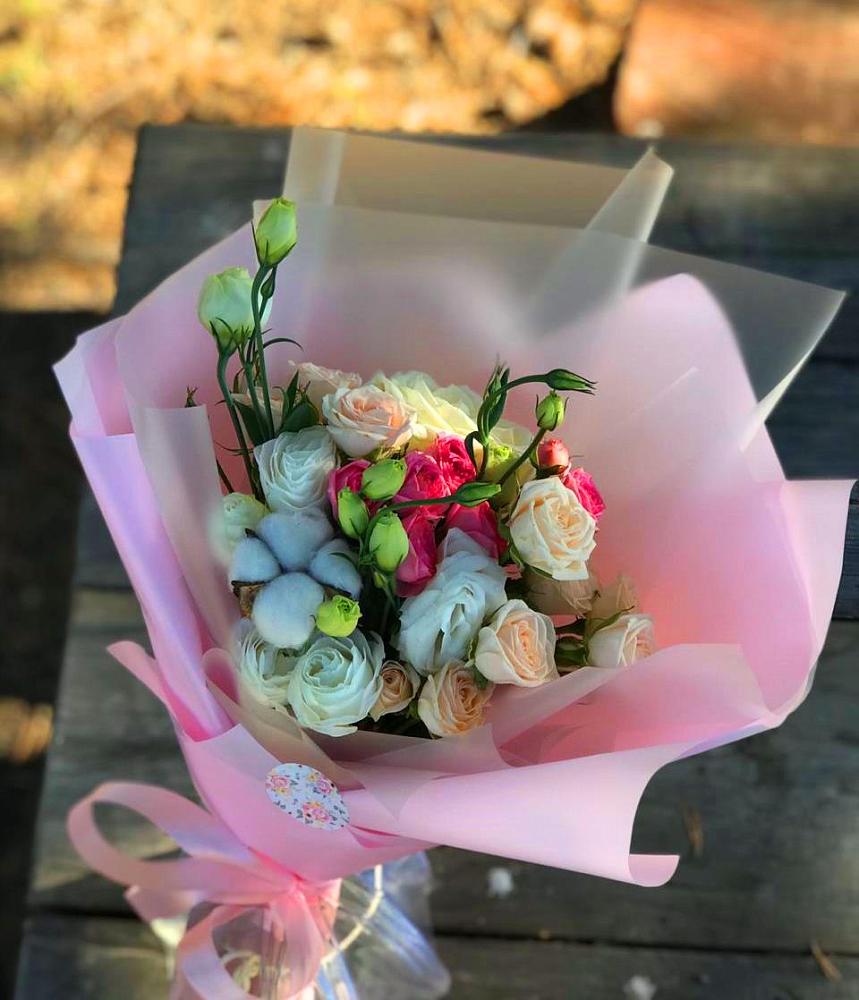 Букет цветов из: Розы и Лизиантусы в Зарайский