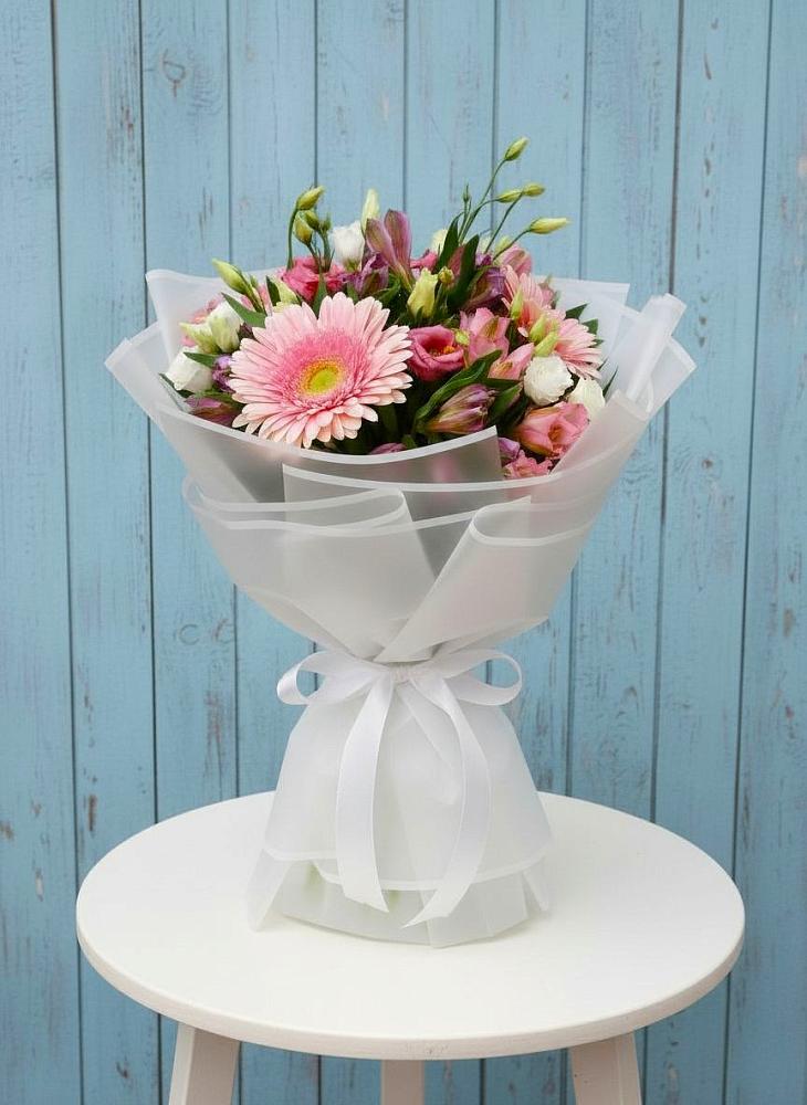 Букет цветов из: Герберы, Альстромерии и Лизиантусы в Зарайский