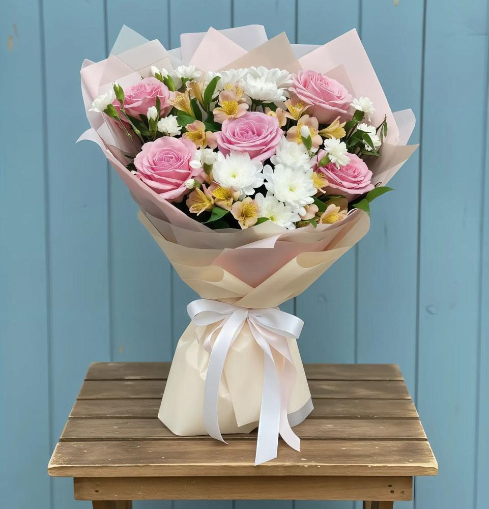 Букет цветов из: Гвоздики, Орхидеи и Розы в Зарайский