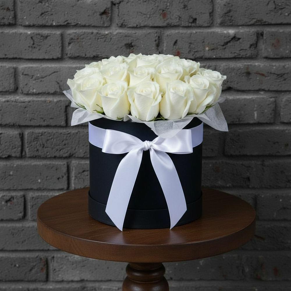 Цветочная композиция из Розы в шляпной коробке в Зарайский